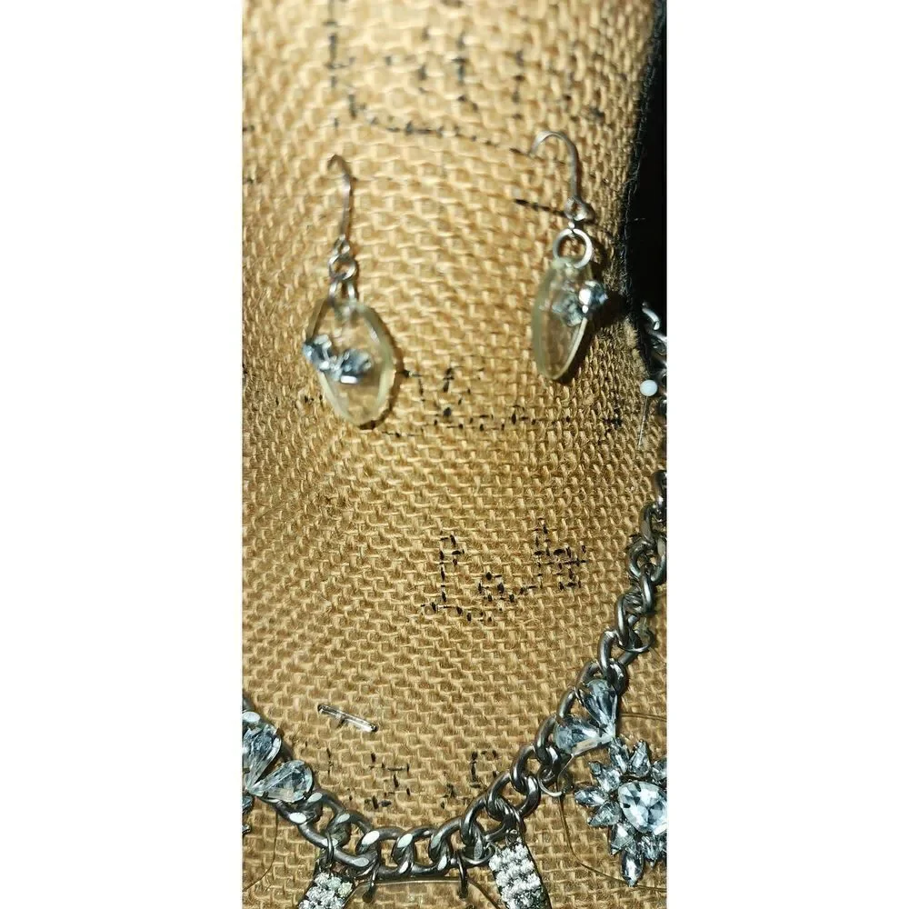 Clear and bling necklace set
